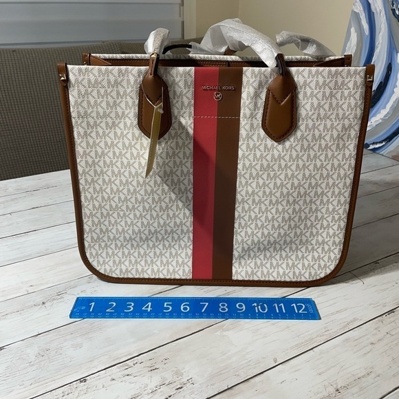 Michael Kors Ladies Heidi Signature Logo Colorblock Semi Lux Tote Bag - Picture 1 of 9
